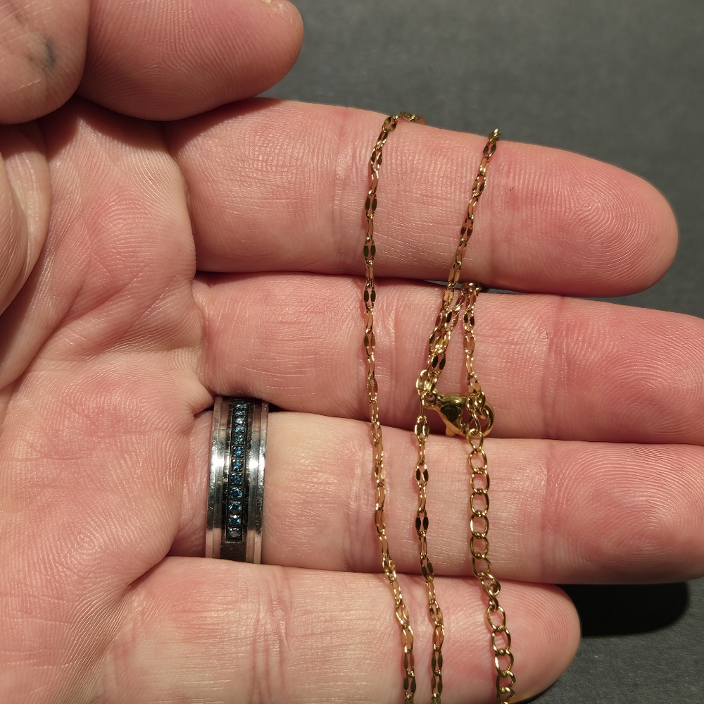Gold unique link necklace...24148